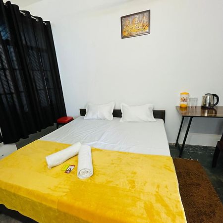 Shree Balaji Homestay Ayodhya Ngoại thất bức ảnh