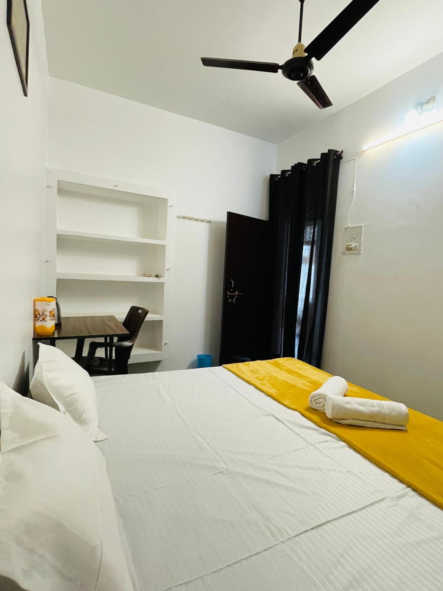 Shree Balaji Homestay Ayodhya Ngoại thất bức ảnh
